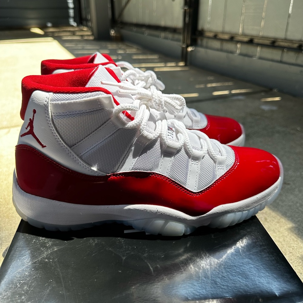 Worn once. Cherry 11s size 10.5